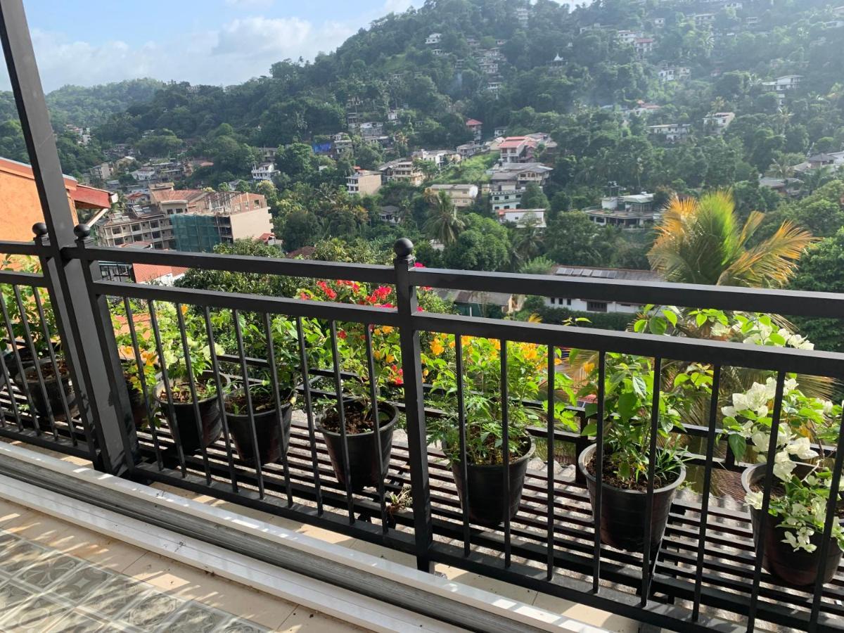 Luxury Apartment The Walkers Nest Kandy Dış mekan fotoğraf
