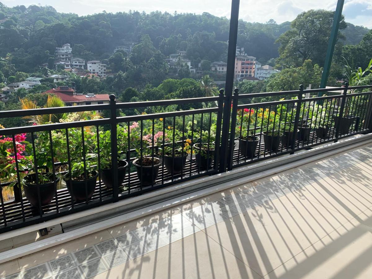 Luxury Apartment The Walkers Nest Kandy Dış mekan fotoğraf
