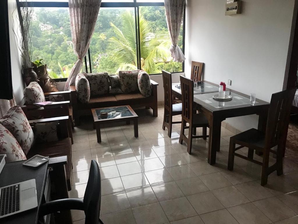 Luxury Apartment The Walkers Nest Kandy Dış mekan fotoğraf